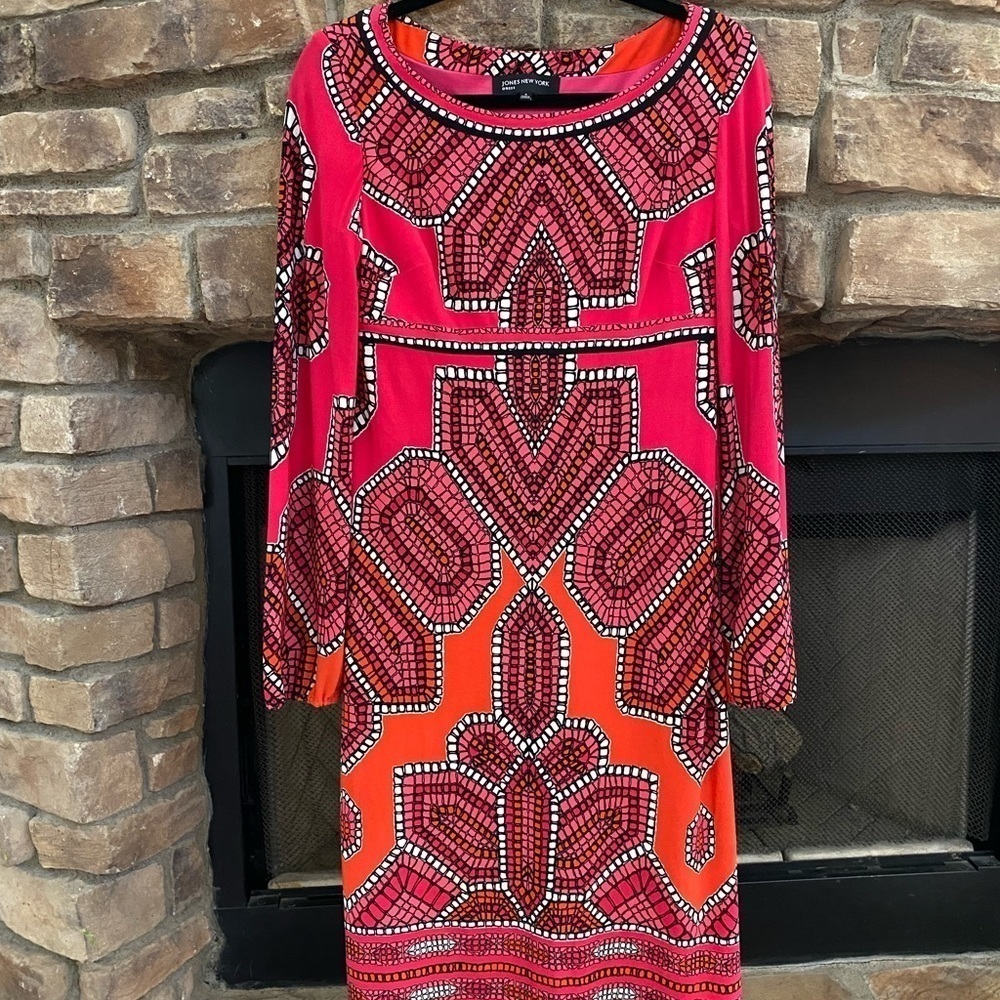 Jones New York pink and orange mosaic design. Size 4